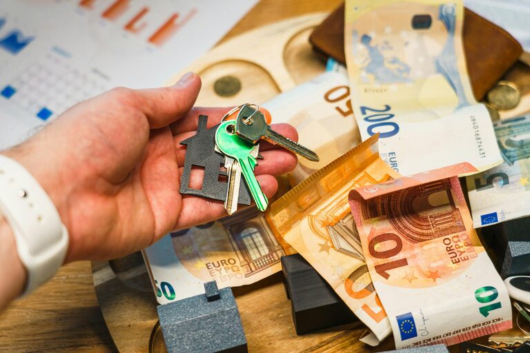 Simple Budget Habits to Improve Your Everyday Life